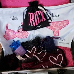 VS bag and strap lot